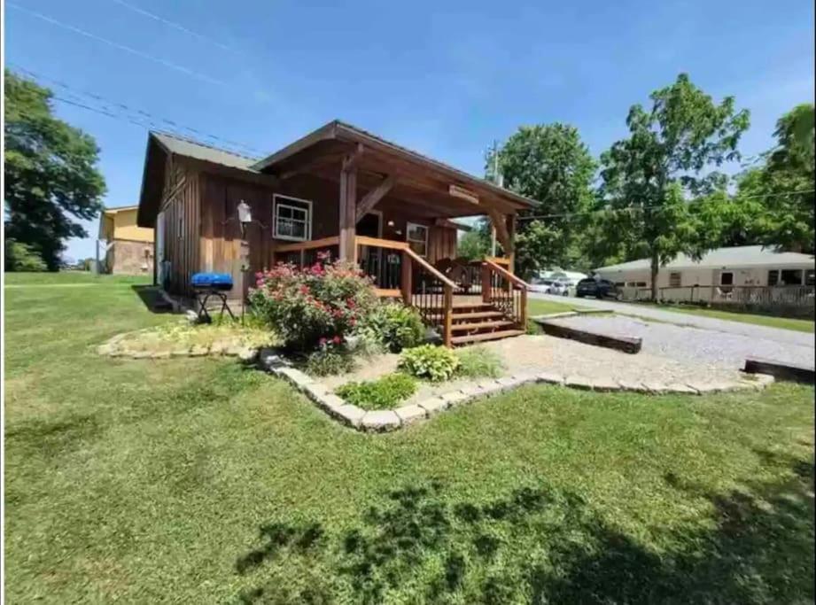 Cozy Cabin Walking Distance To Parkway! Pigeon Forge Exterior foto
